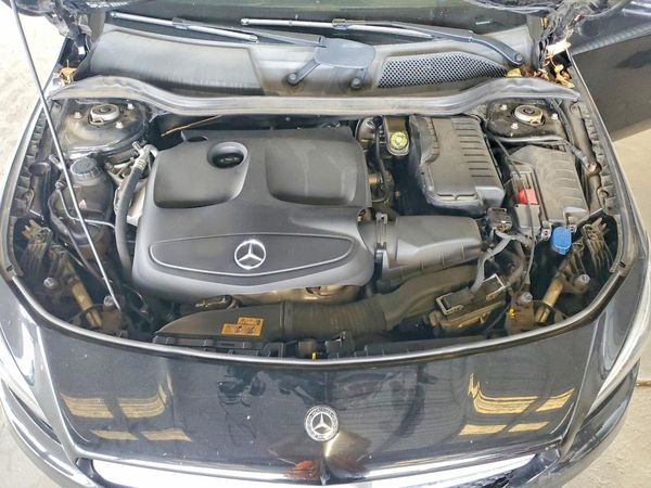 2018 MERCEDES-BENZ CLA CLA250 — Engine bay
