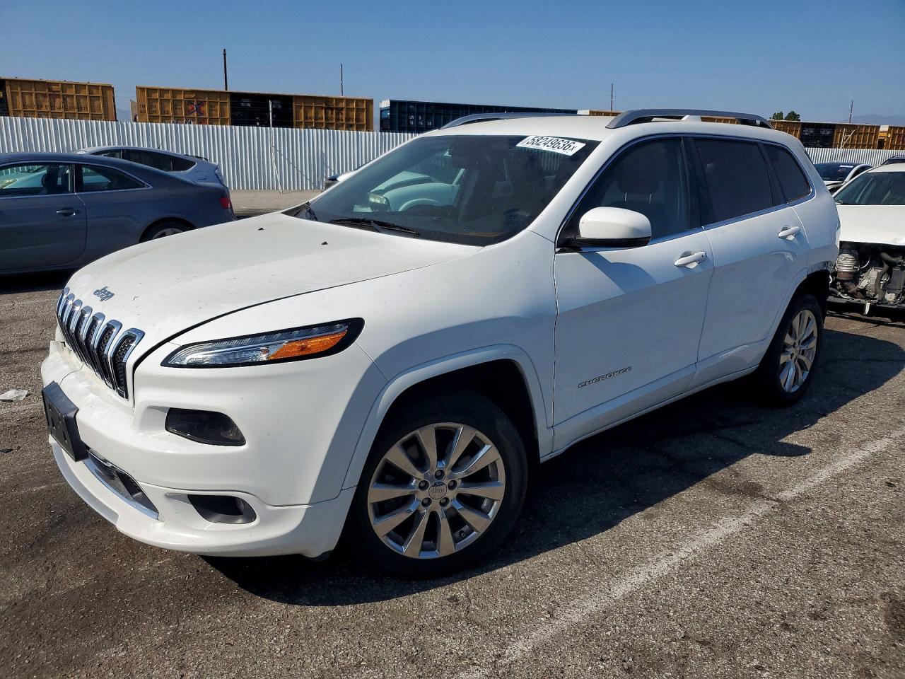 2016 JEEP CHEROKEE Overland