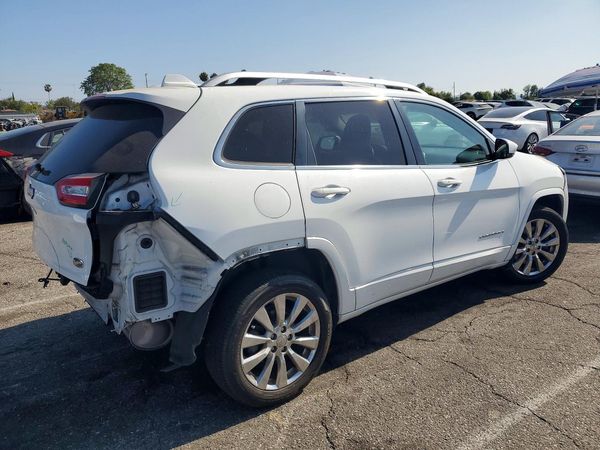 2016 JEEP CHEROKEE Overland