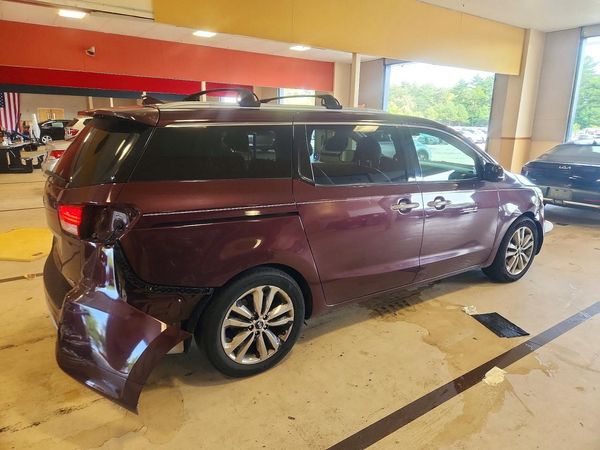 2015 KIA SEDONA