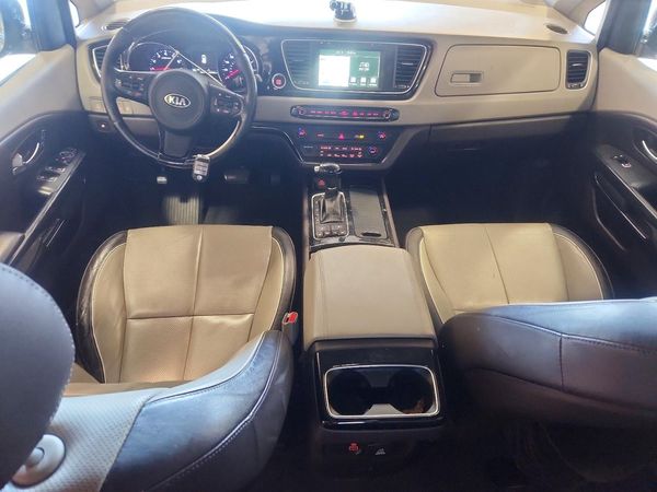 2015 KIA SEDONA