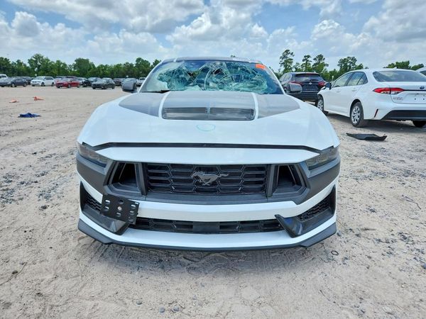 2024 FORD MUSTANG Dark Horse