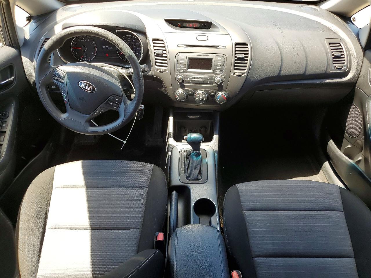 2016 KIA FORTE GL (Middle-Low Grade)