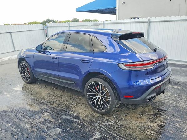 2024 PORSCHE MACAN S