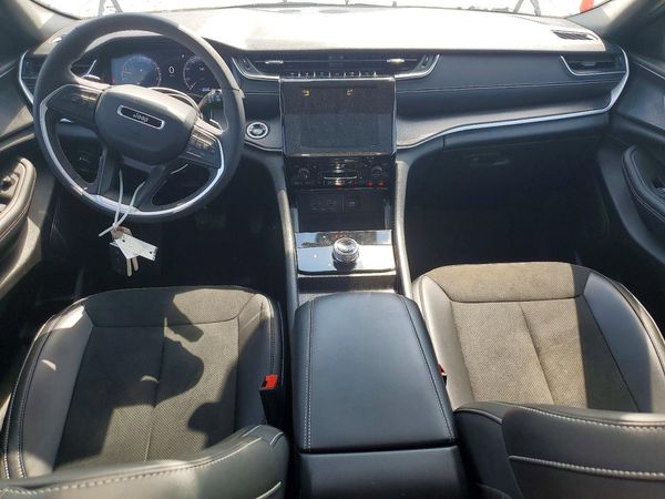 2025 JEEP GRAND CHEROKEE Laredo, Altitude