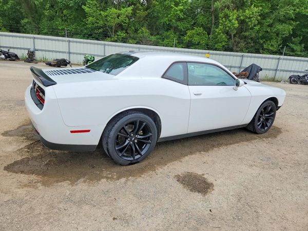 2017 DODGE CHALLENGER SXT