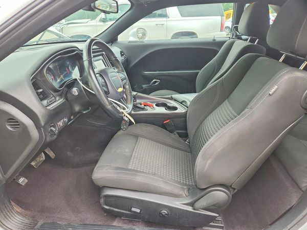 2017 DODGE CHALLENGER SXT