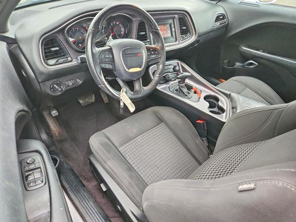 2017 DODGE CHALLENGER SXT