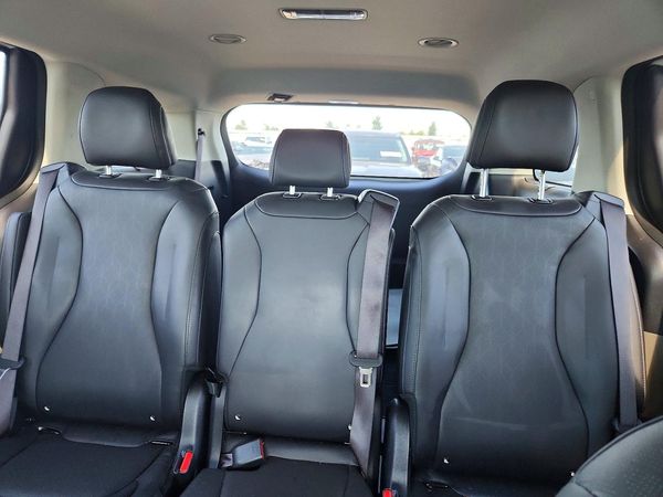 2025 KIA CARNIVAL EX