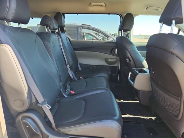 2025 KIA CARNIVAL EX