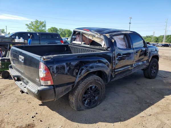 2015 TOYOTA TACOMA Delux Grade