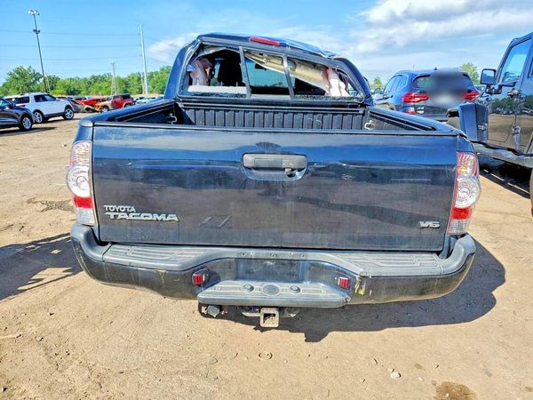 2015 TOYOTA TACOMA Delux Grade