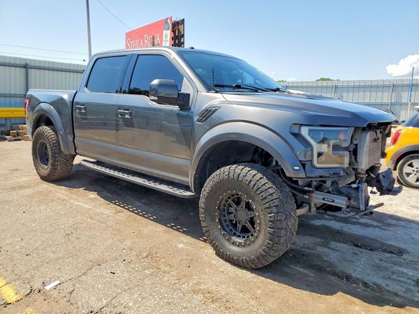 2017 FORD F150 SuperCrew-Raptor — Passenger 3/4