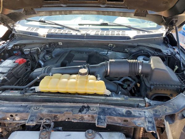 2017 FORD F150 SuperCrew-Raptor — Engine bay