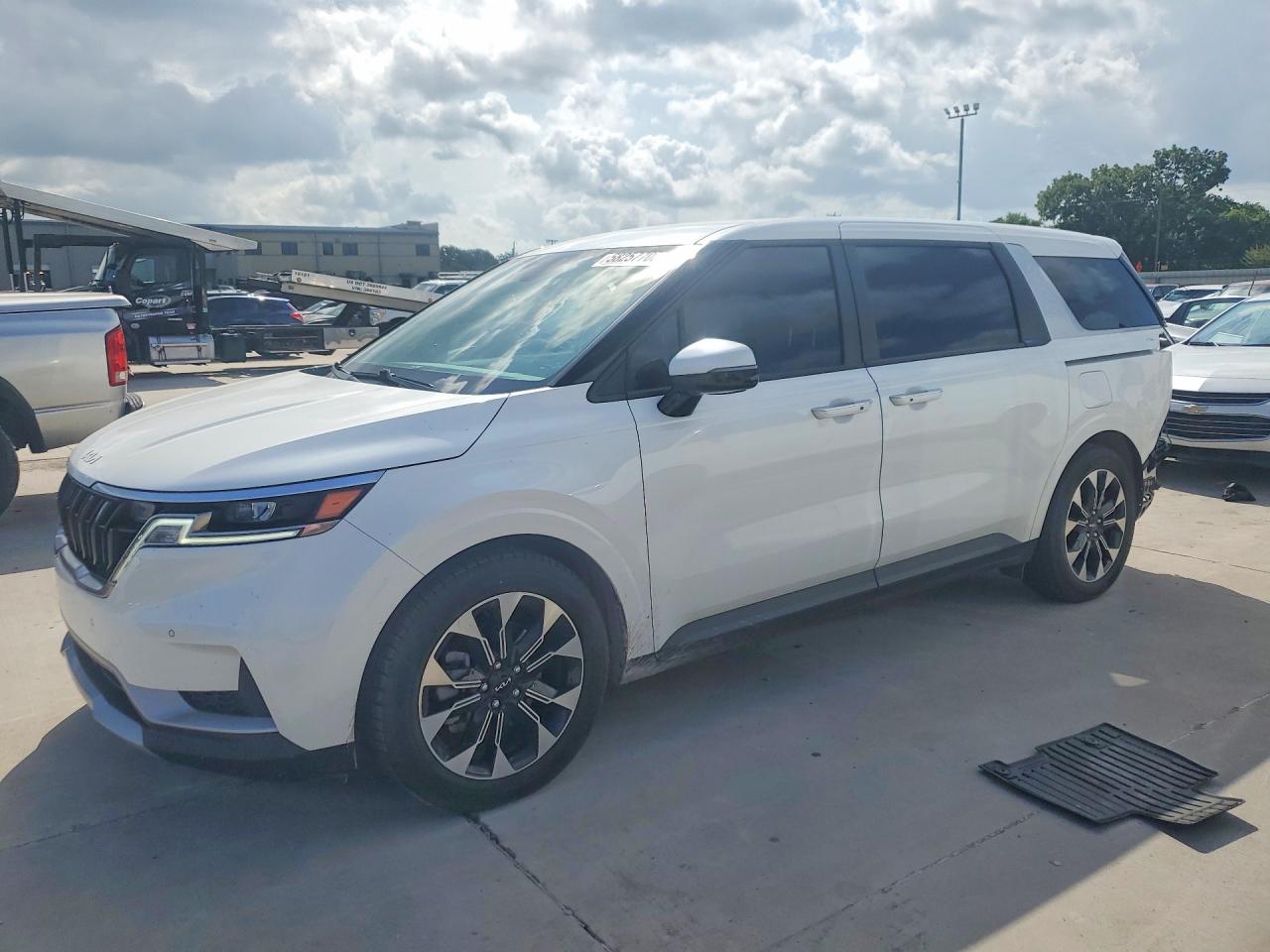 2024 KIA CARNIVAL EX