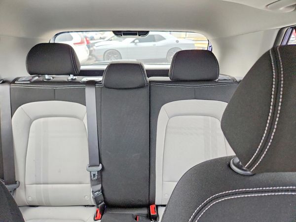 2025 HYUNDAI VENUE SEL, Limited