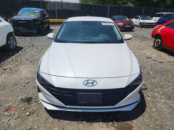 2021 HYUNDAI ELANTRA SE