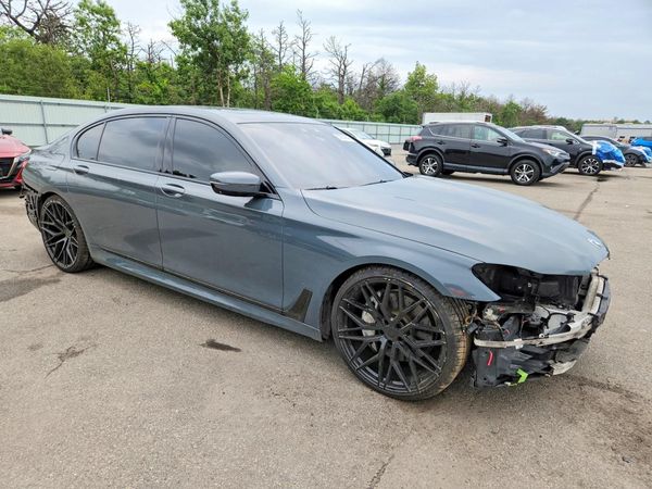2018 BMW 750 xDrive