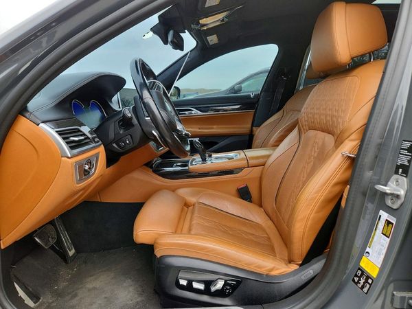 2018 BMW 750 xDrive