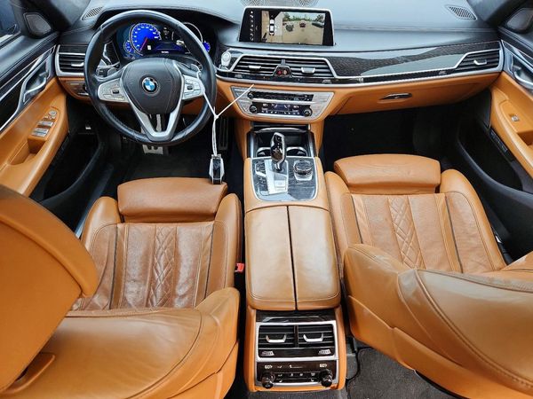 2018 BMW 750 xDrive