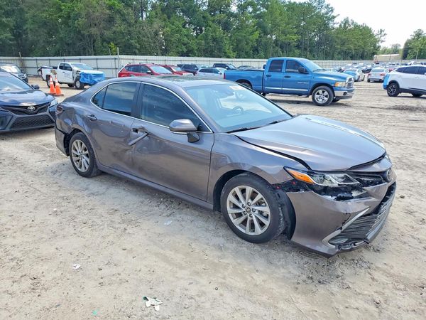 2024 TOYOTA CAMRY LE — Passenger 3/4