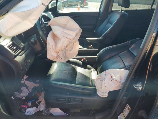 2016 HONDA PILOT Elite — DENT