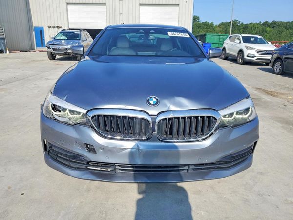 2019 BMW 530