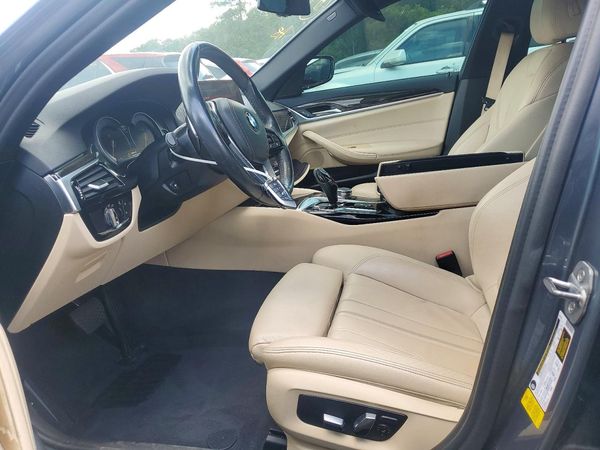 2019 BMW 530
