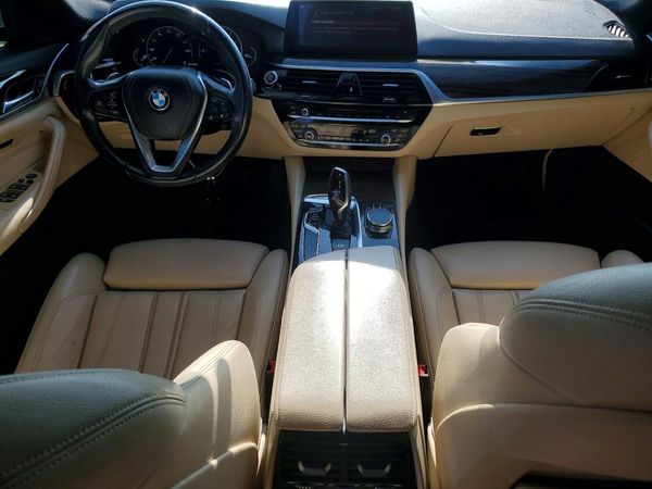 2019 BMW 530