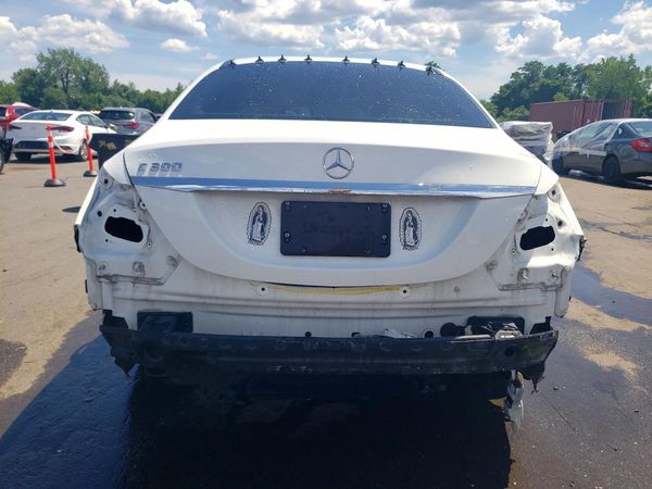 2015 MERCEDES-BENZ C Base