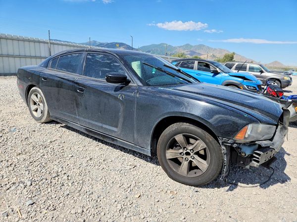 2013 DODGE CHARGER SE