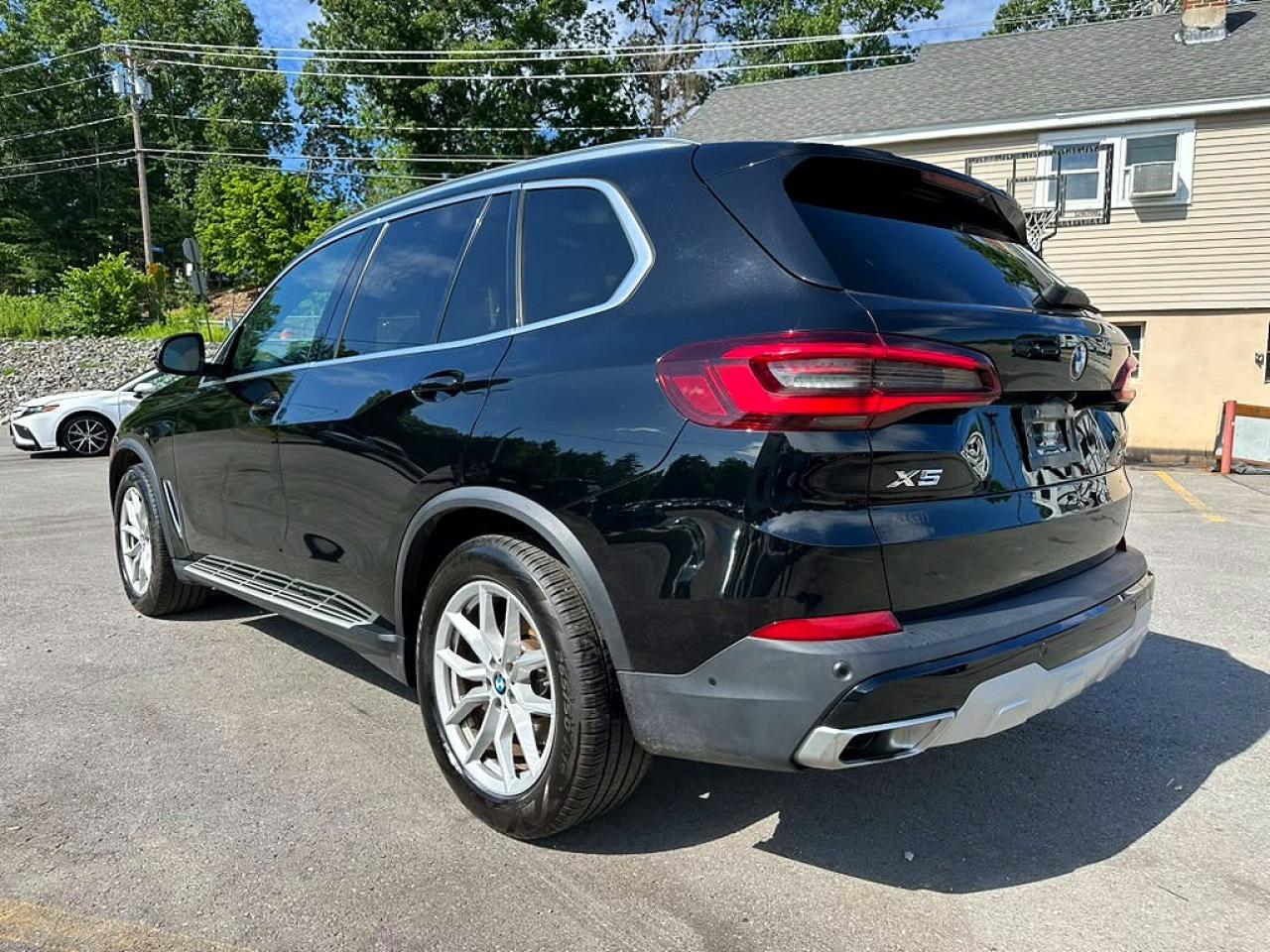 2023 BMW X5 sDrive40i