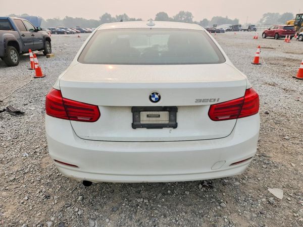 2018 BMW 320