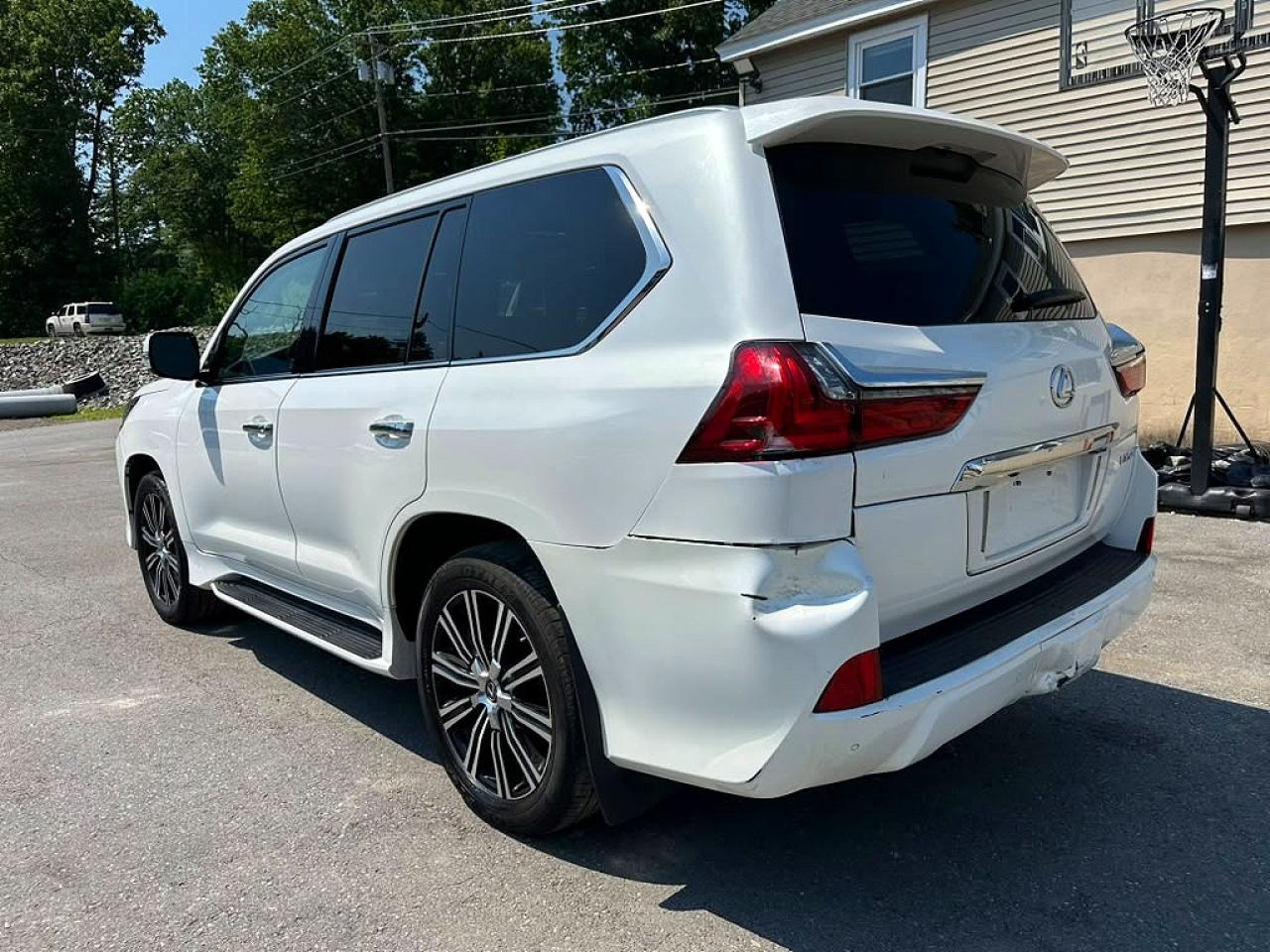 2019 LEXUS LX 570