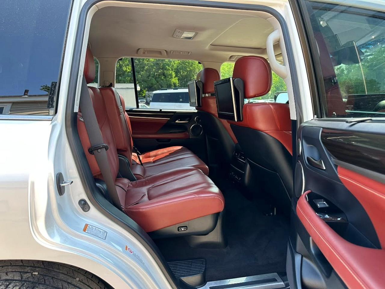 2019 LEXUS LX 570