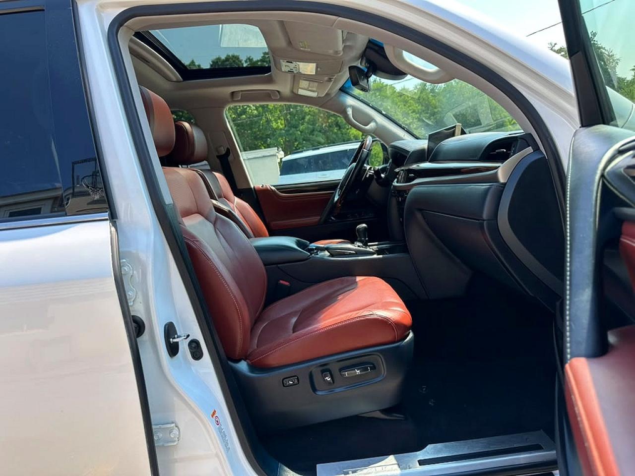 2019 LEXUS LX 570