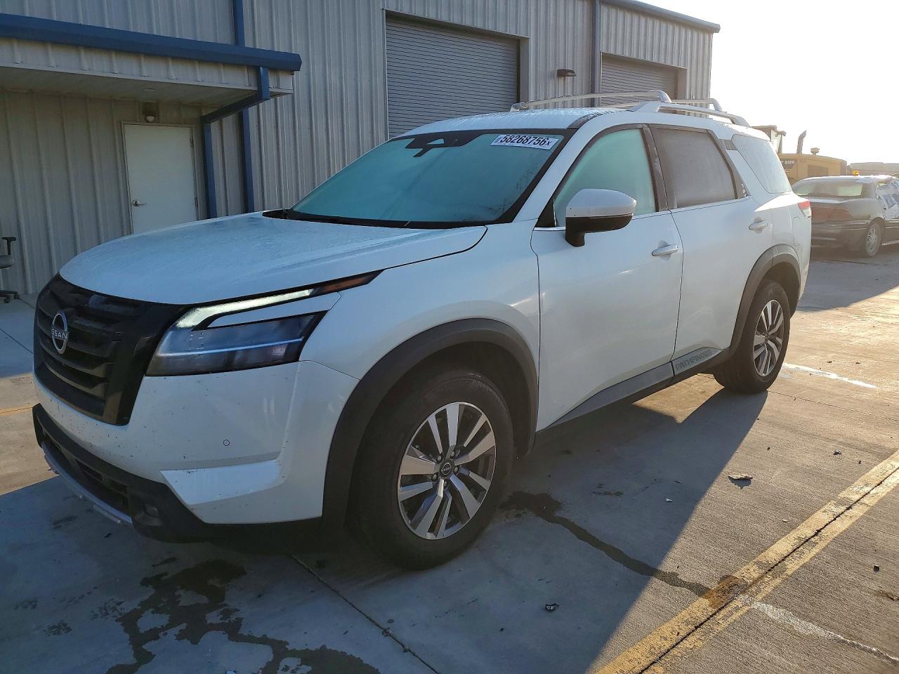 2023 NISSAN PATHFINDER SL