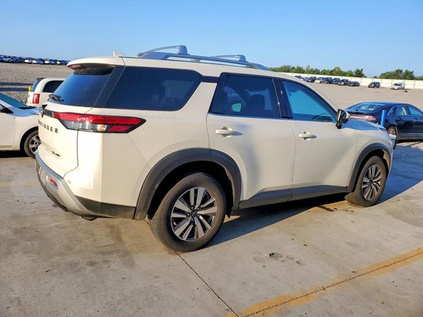 2023 NISSAN PATHFINDER SL