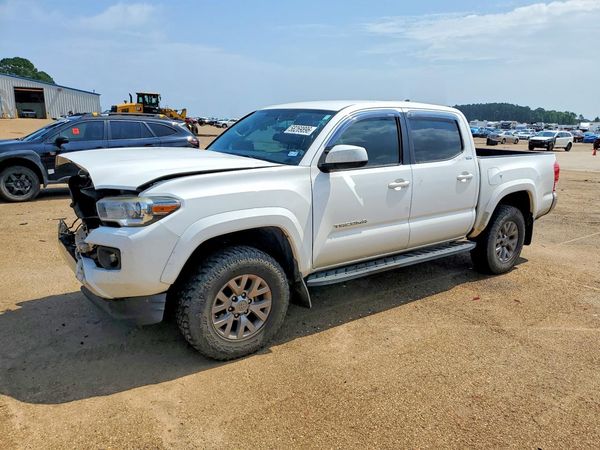 2017 TOYOTA TACOMA