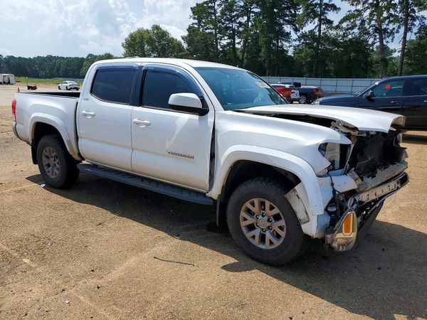 2017 TOYOTA TACOMA