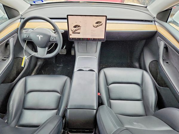 2026 TESLA MODEL Y