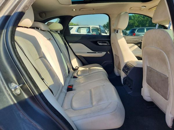 2017 JAGUAR F-PACE Prestige