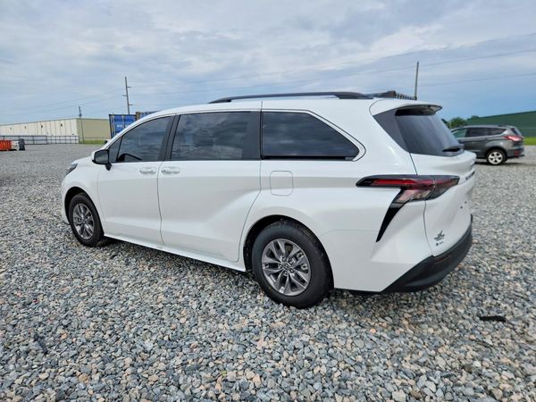 2026 TOYOTA SIENNA XLE — DSRA