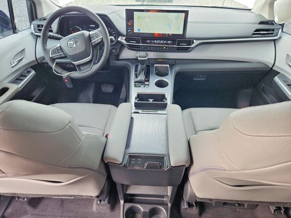 2026 TOYOTA SIENNA XLE — CKPT