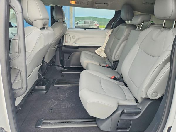 2026 TOYOTA SIENNA XLE — PSRS