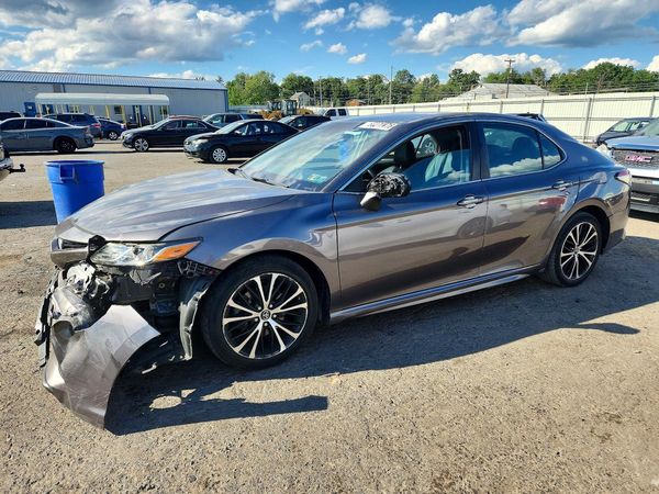 2018 TOYOTA CAMRY