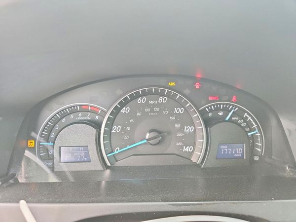 2012 TOYOTA CAMRY
