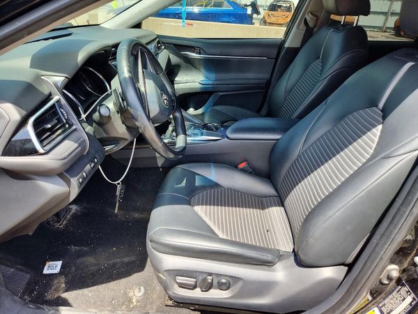 2018 TOYOTA CAMRY