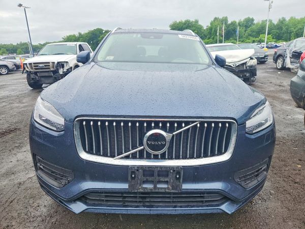 2022 VOLVO XC90
