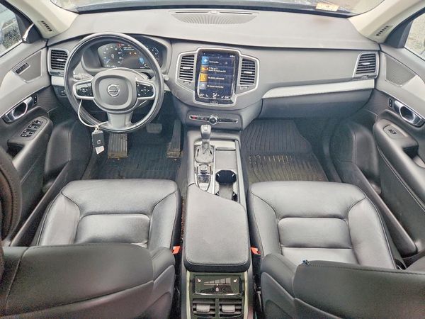 2022 VOLVO XC90